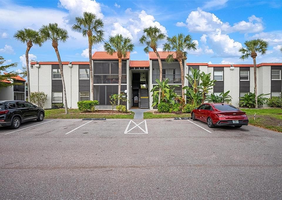 1st image of 3223 Beneva Rd Unit 101