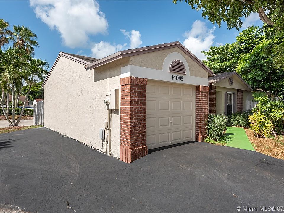 1st image of 14085 Langley Pl