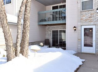 1035 Guthrie Rd, Waukesha, WI 53186