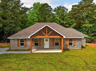 91 Bridlewood Dr, Poplarville, MS 39470
