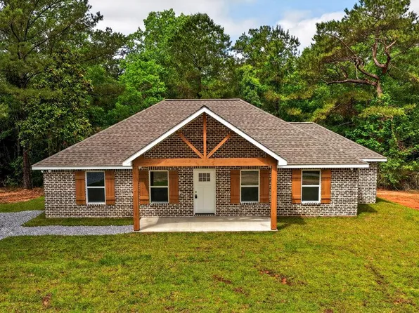 91 Bridlewood Dr, Poplarville, MS 39470