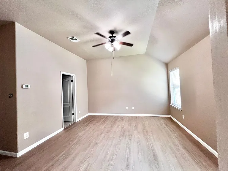 2513 Slalom Dr — Photo 5