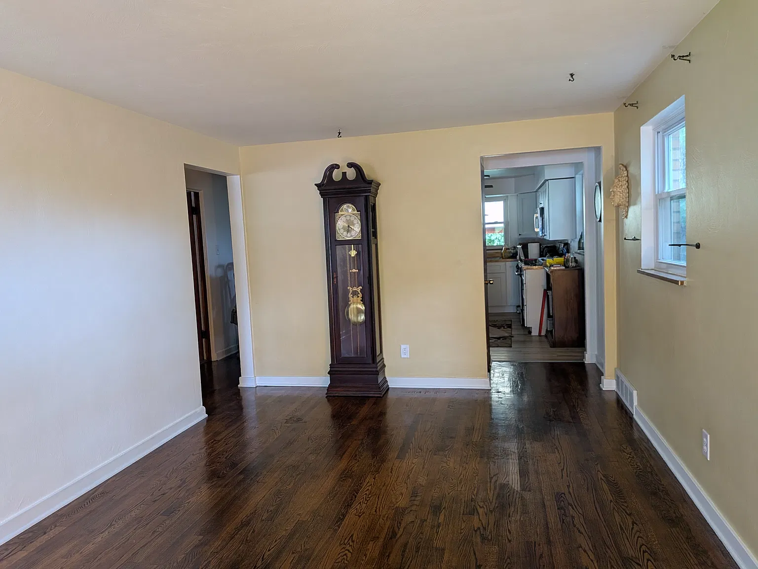 3 bed, 1.5 bath, 864 sqft, $1,650 — Photo 4