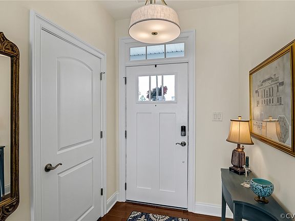 2nd image of 10337 Glen Ct