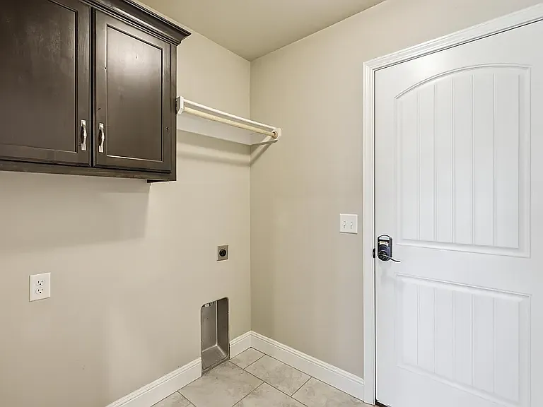 1133 Matthew Cir — Photo 17