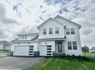 10053 Arrowwood Trl, Woodbury, MN 55129