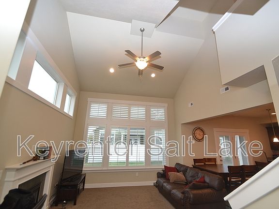 4th image of 1867 W Trail Heights Dr