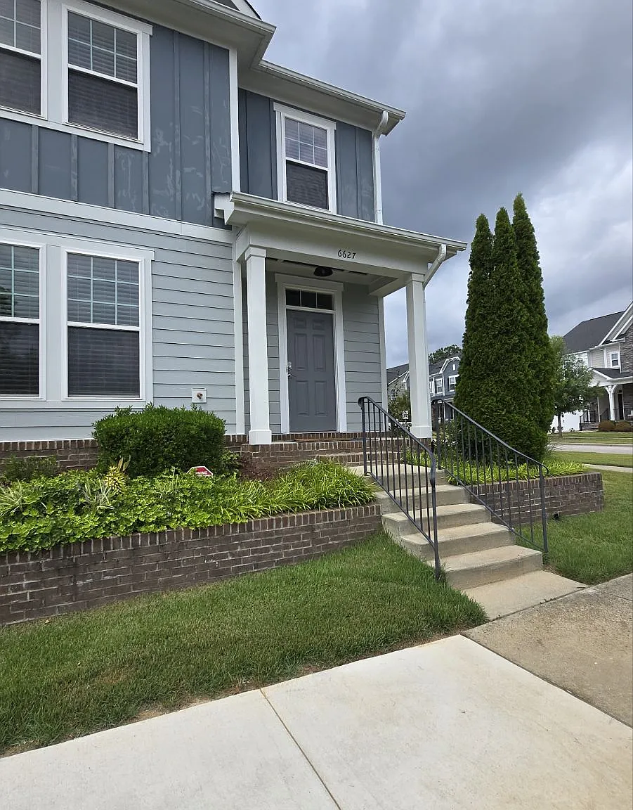 4 bed, 3.5 bath, 2076 sqft, $2,400 — Photo 4