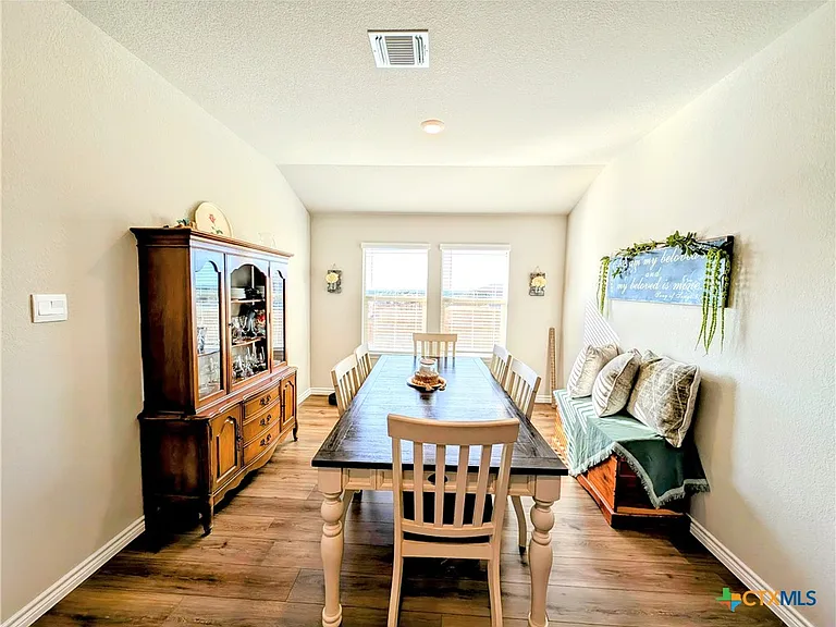 305 Bobby Lou Ln — Photo 9