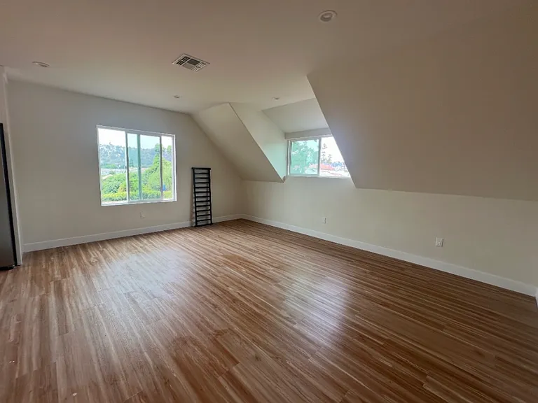 Newly Renovated 2BD/2BA with Garage — Photo 10