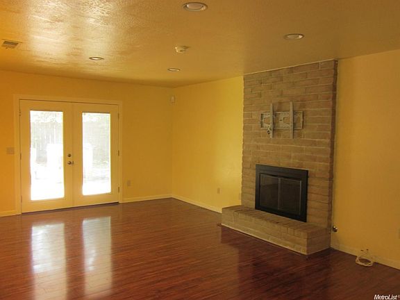 3rd image of 2438 Shropshire Dr