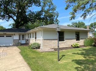 212 Ellendale Pkwy, Crown Point, IN 46307