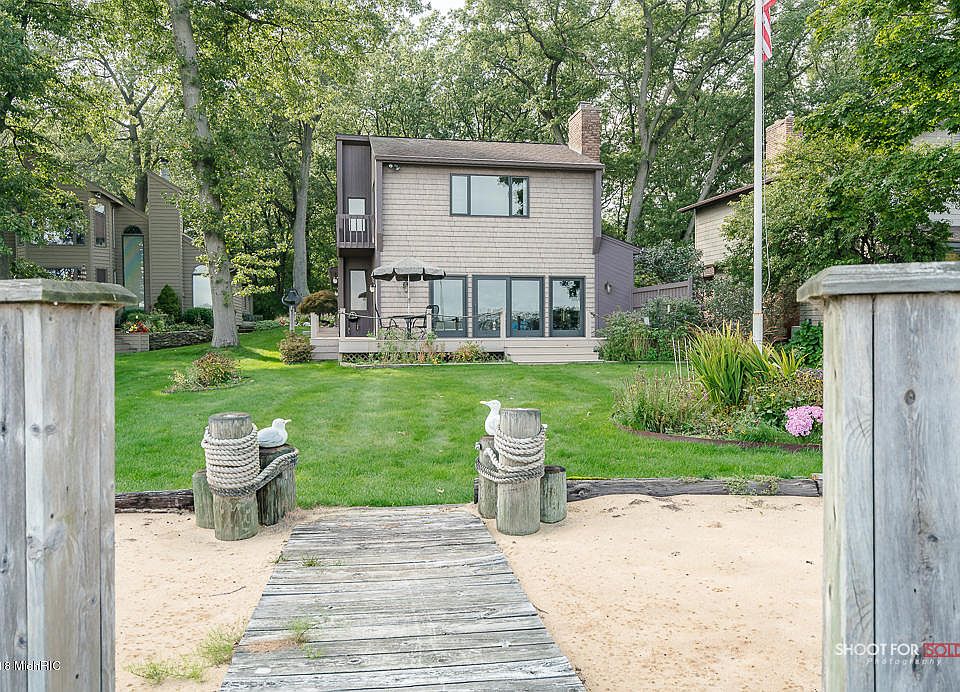 1st image of 355 Big Bay Dr