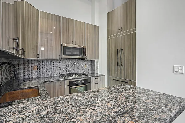 Sold by Modern Spaces | media 6