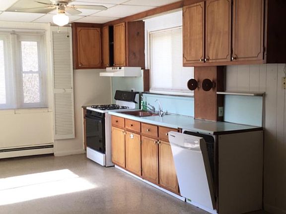 kitchen w/ dishwasher ,refrigerator, stove large