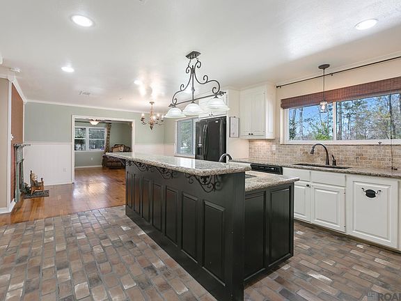 4th image of 29306 Red Oak Dr