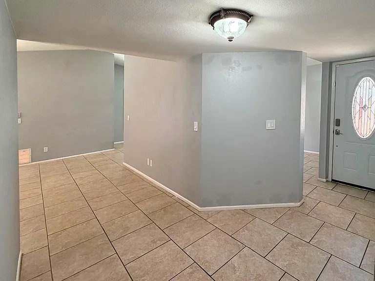 11815 N 65th Dr — Photo 3