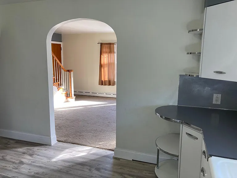 560 Seip Ave — Photo 11