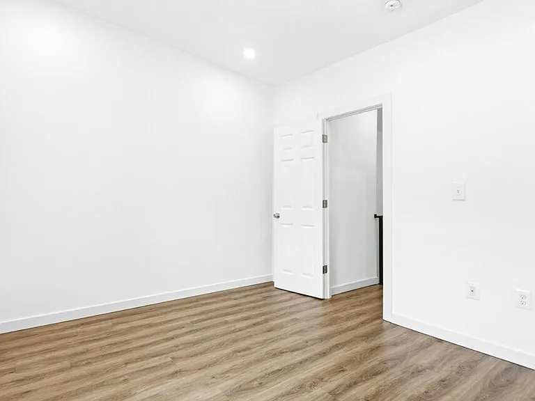 2148 N Franklin St — Photo 7
