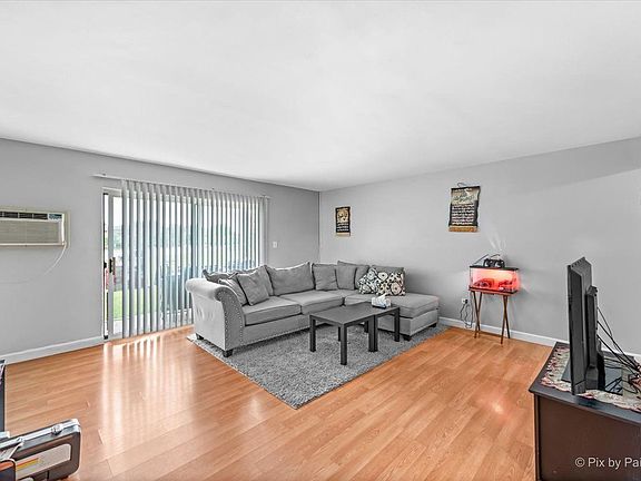 4th image of 7422 Brookdale Dr #1-102