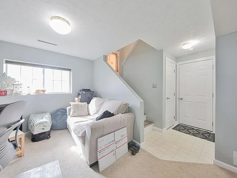7415 S 176th Cir — Photo 16