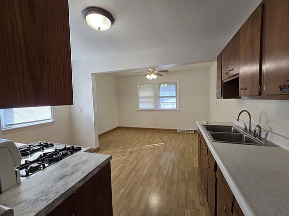 2nd image of 913 169th Pl