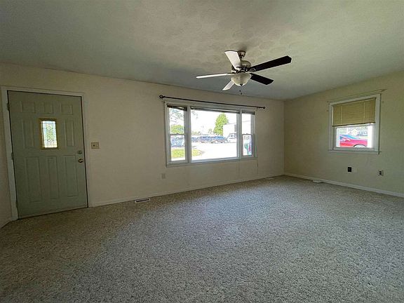 5th image of 2102 Espy Ln