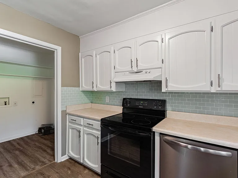 3212 Westbrook Dr #100 — Photo 14