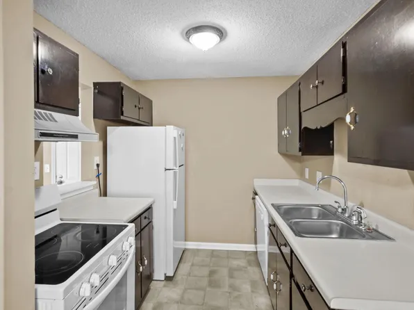 5669 Hornaday Rd Unit C, Greensboro, NC 27409