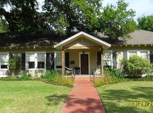 910 Cary Ave, Jennings, LA 70546