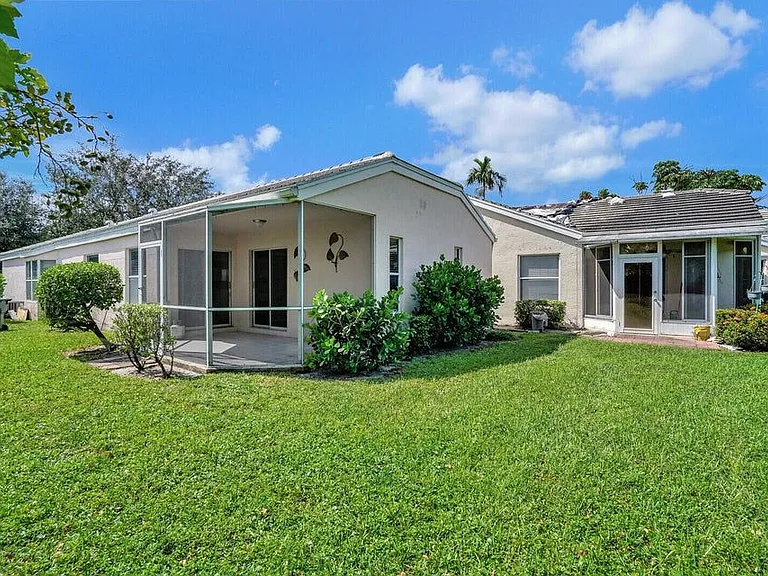 1022 Island Manor Dr — Photo 2