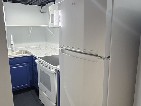3rd image of 5337 W Gladys Ave