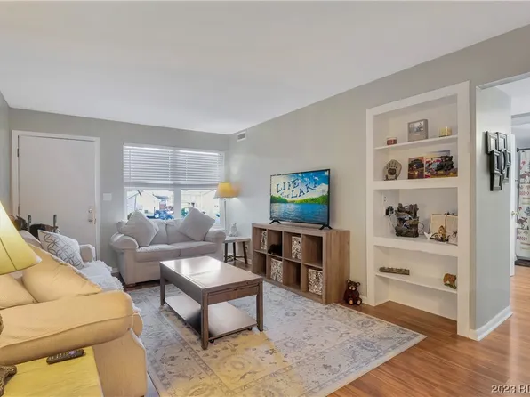 1098 Passover Rd APT 105A, Osage Beach, MO 65065