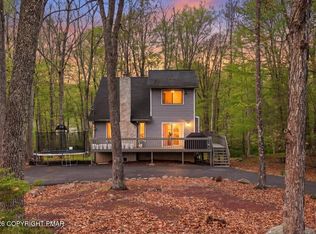 126 Dunchurch Dr, Bushkill, PA 18324