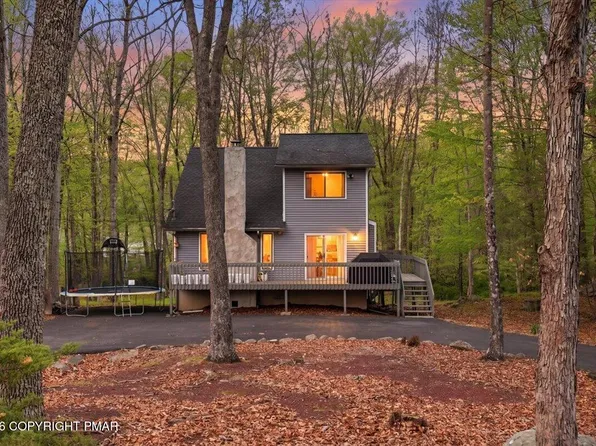126 Dunchurch Dr, Bushkill, PA 18324