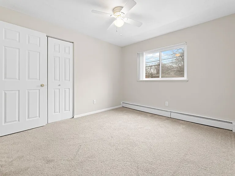 The Hillcrest Apartments — Photo 39
