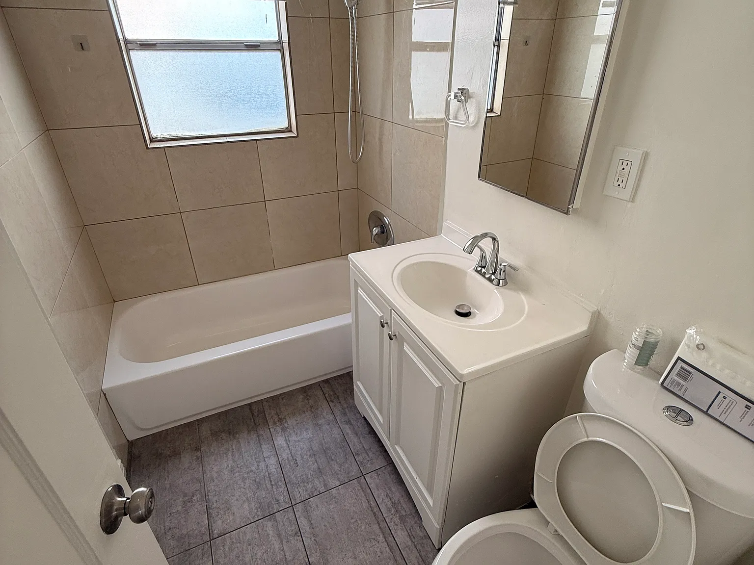 2 bed, 10 sqft, $2,445 — Photo 3