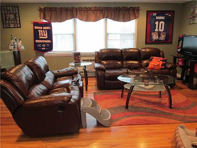 1st image of 4 Oxford Ct APT 8005