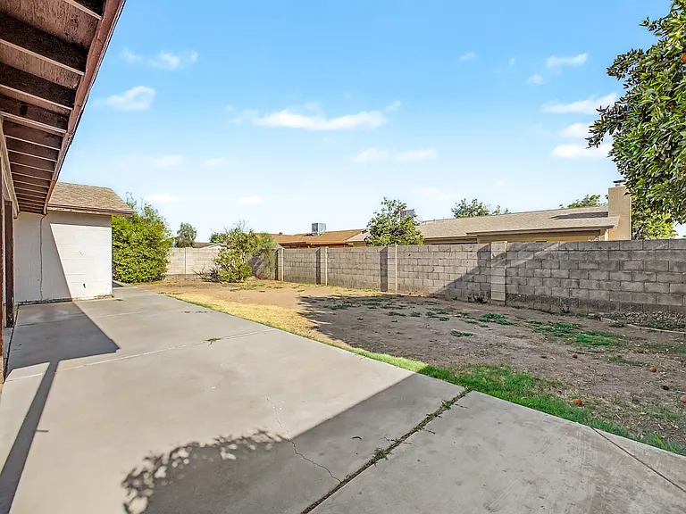 5733 W Mescal St — Photo 31