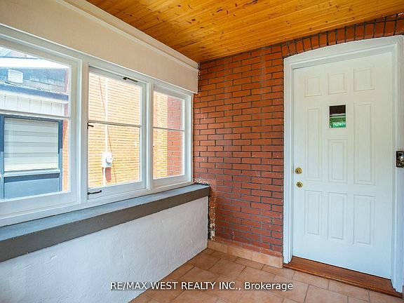 3rd image of 2317 Weston Rd