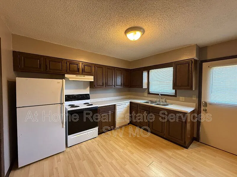 2 bed, 1.0 bath, 850 sqft, $880 — Photo 4