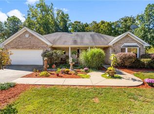 2825 High View Dr NW, Corydon, IN 47112