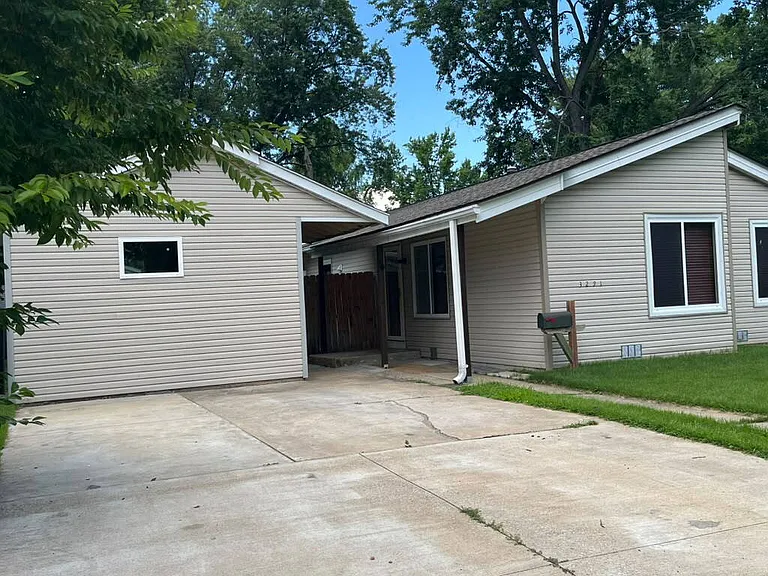 3291 Mowing Green Dr — Photo 2