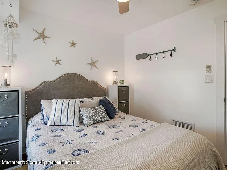 369 W 8th St #4 — Photo 13