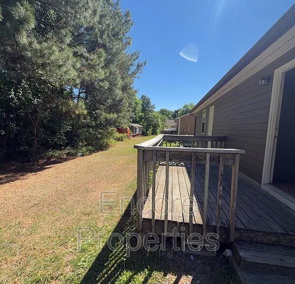 705 Piper St — Photo 4