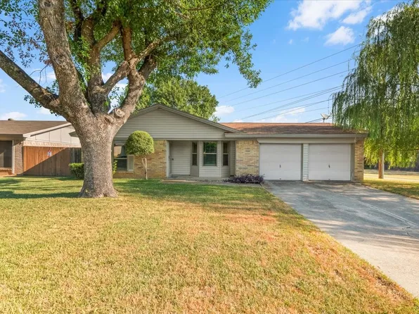 2709 Willow Bnd, Bedford, TX 76021