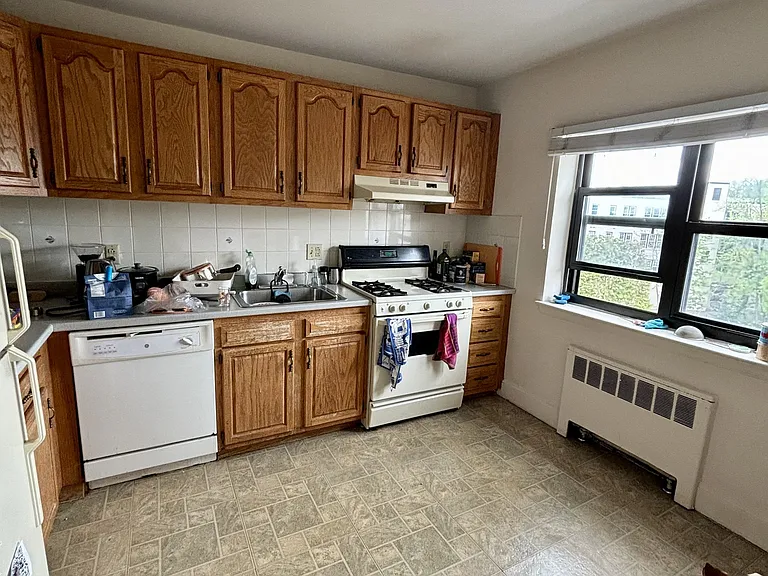 32 Harvard Ave #A — Photo 1