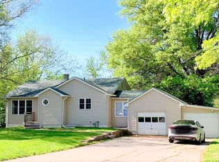 8405 Keystone Dr, Omaha, NE 68134