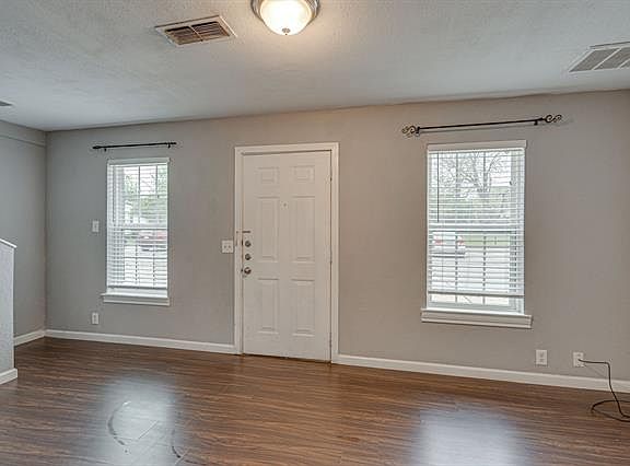 5th image of 538 E Main St APT 5