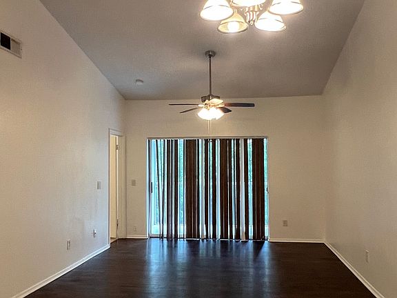 5th image of 13843 Timberland Dr APT 203